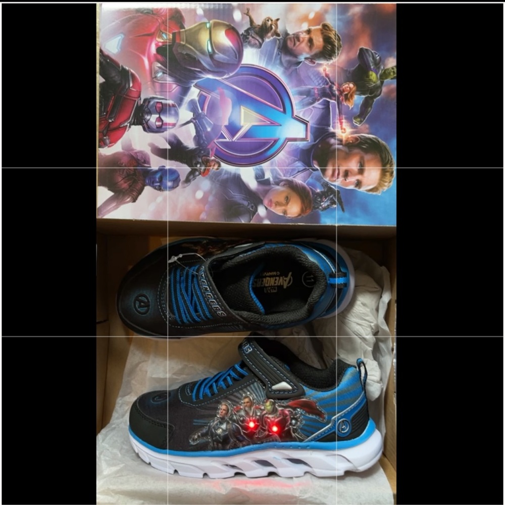 Marvel boys light up Avengers blue sneaker runner